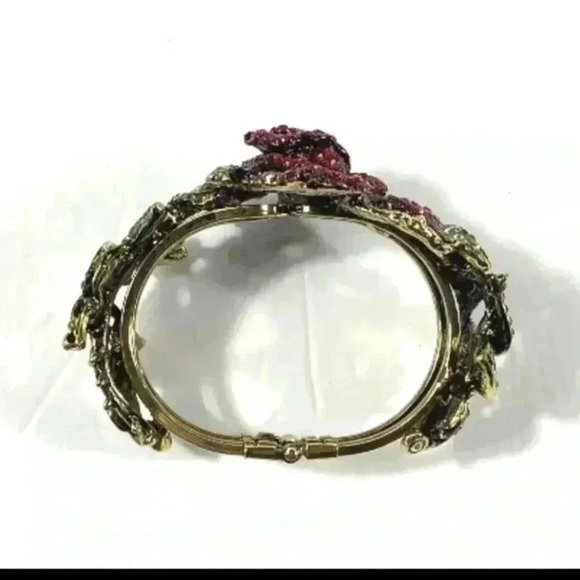 Statement piece rose flower rhinestone  bracelet designer OPC - Picture 5 of 5